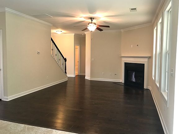 4th image of 268 Scotts Bluff Dr