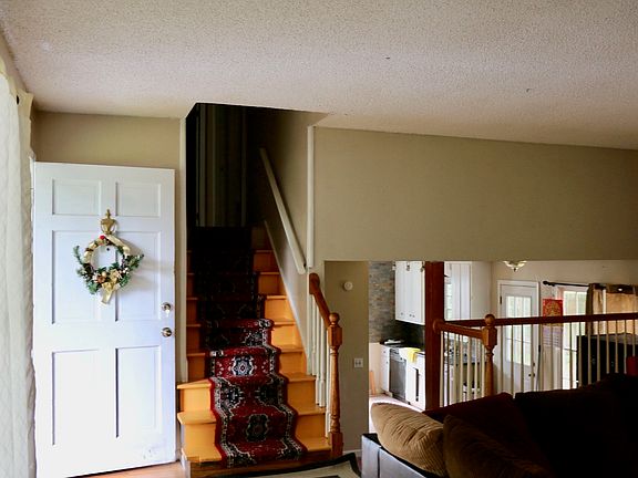 2nd image of 1949 Summertown Dr