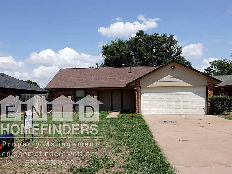 205 Wellington Ave — Photo 1