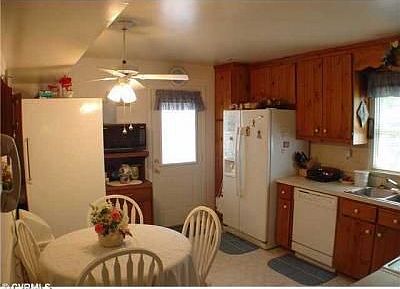 3rd image of 4208 Lamplighter Dr