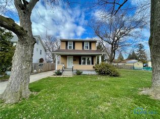 2127 Maginnis Rd, Oregon, OH 43616