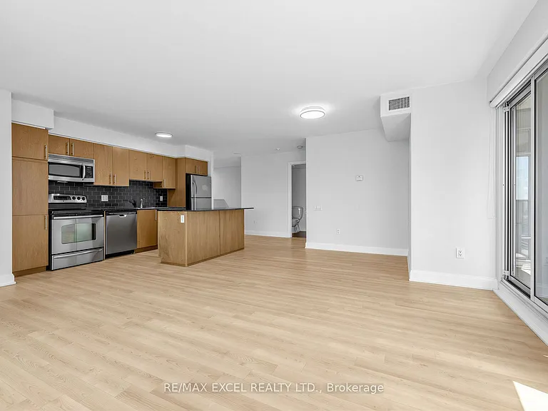2191 Yonge St #1805 — Photo 11