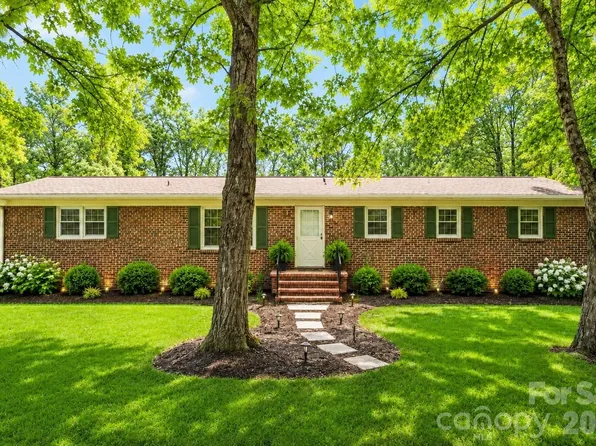 211 Lakeview Rd, Cherryville, NC 28021