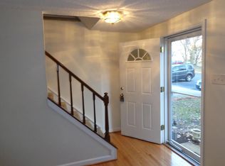 8190 Curving Creek Ct, Springfield, VA 22153