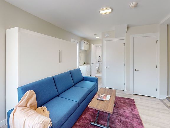 2nd image of 296 Nelson St #2