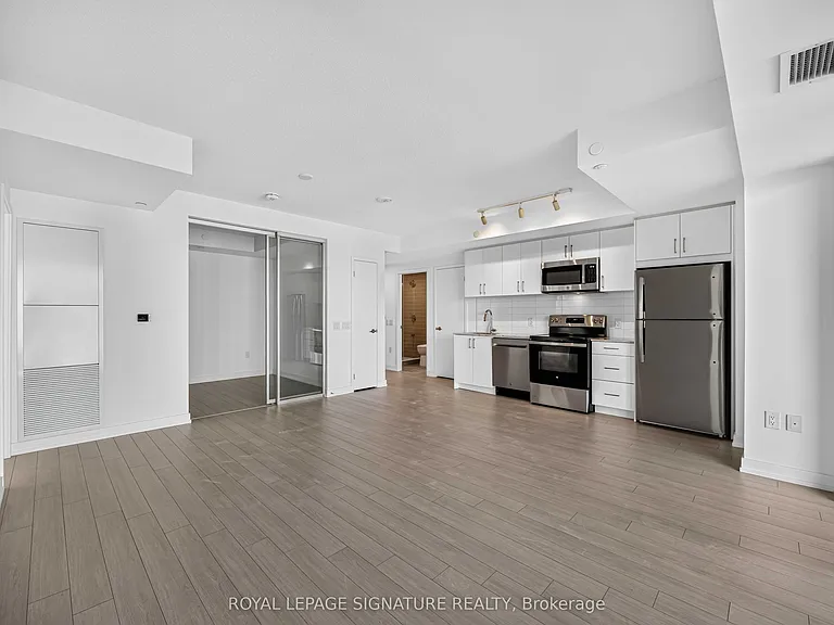 4010 Eglinton Ave W #1021 — Photo 4