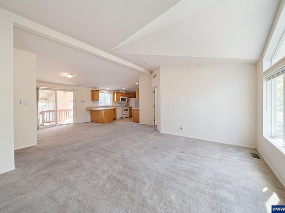 4th image of 4802 SE 133rd #105 Dr #105
