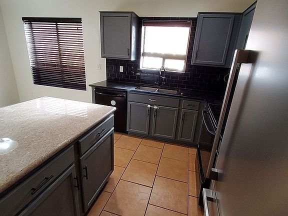 4th image of 41574 W Warren Ln