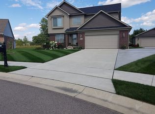 5062 Skylark Dr, Monroe, MI 48161