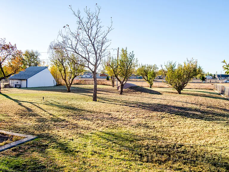 25 W Maverick Ln — Photo 25