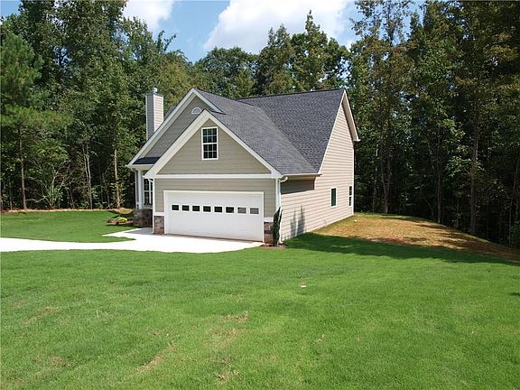 3rd image of 870 Belmont Park Dr