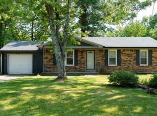 1012 W Mailback Way, Crestwood, KY 40014