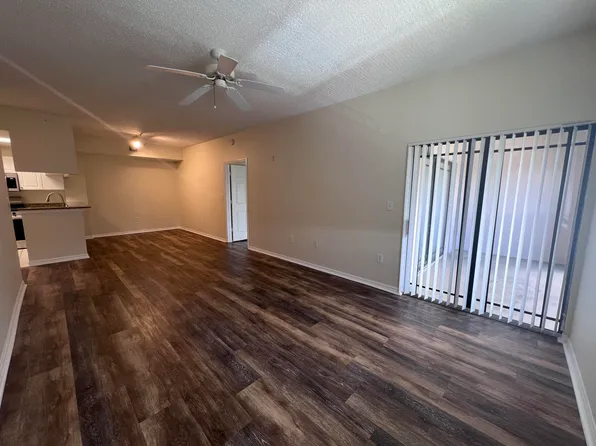 2802 Sarento Pl APT 302, Palm Beach Gardens, FL 33410