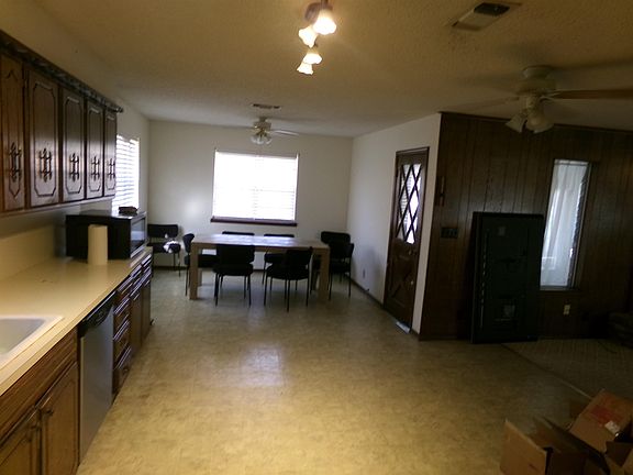 2nd image of 1449 W Will Rogers Dr