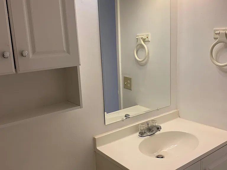 1331 W 44th St #1 — Photo 14