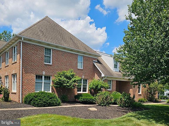 3rd image of 1001 Wetherburn Dr