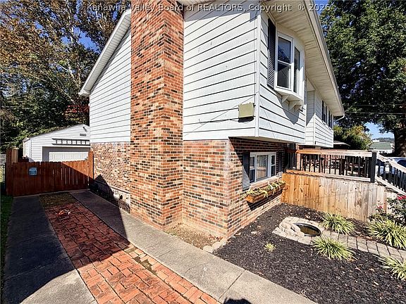 2nd image of 813 Greenbrier St