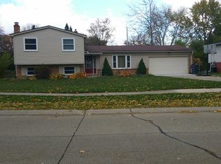 277 Scottsdale Dr, Troy, MI 48084