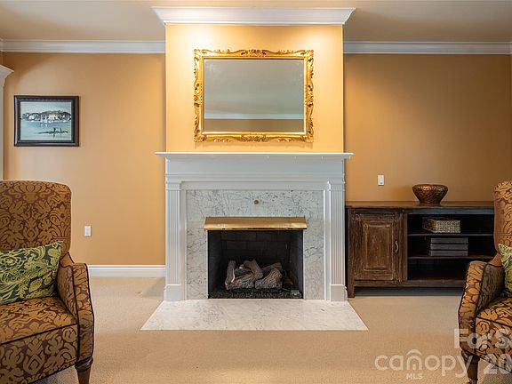 2nd image of 8 Clovelly Way