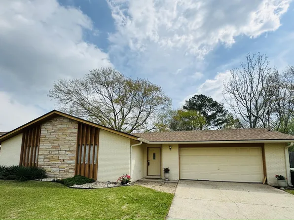 702 Monterrey Ln, Hattiesburg, MS 39402