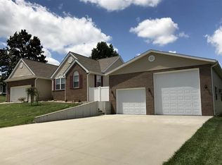 1005 SW 1st St, Washington, IN 47501