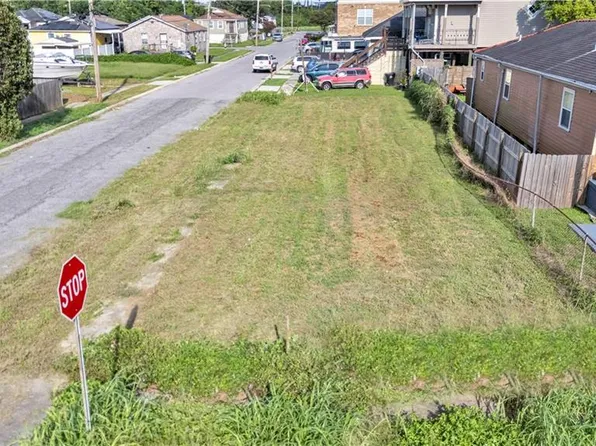 2700 New York St, New Orleans, LA 70122