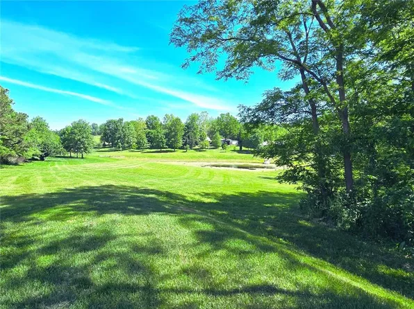 2101 Hillview Rd, Liberty, MO 64068