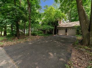 38 Crown Rd, Somerset, NJ 08873