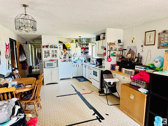 3rd image of 356 Range Road 113 #58532