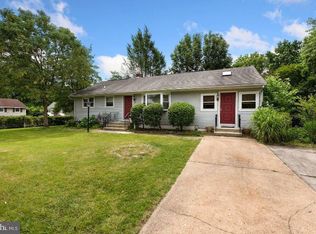 2 Thornton Pl, Mount Holly, NJ 08060