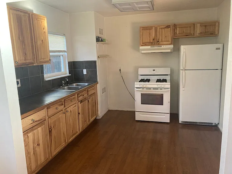 406 Griffin St #A — Photo 6