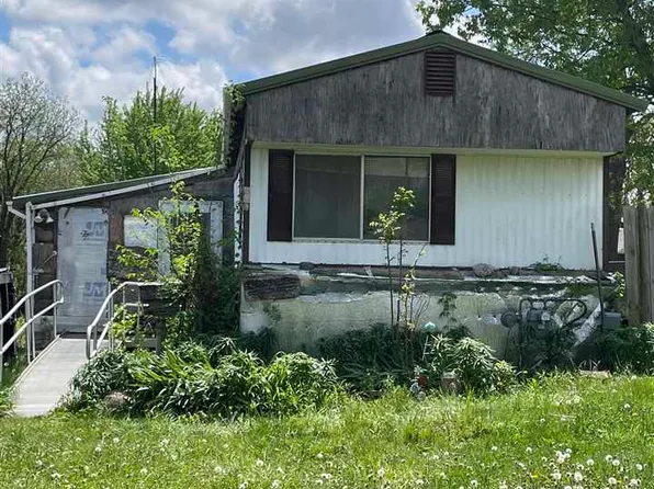 809 Locust St, Columbus Junction, IA 52738