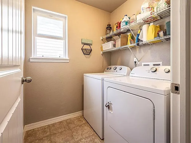 8884 Vanderwood Rd — Photo 32