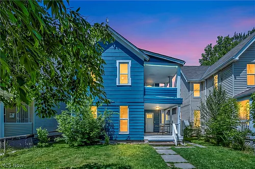 3010 Daisy Ave #UP Photo 1