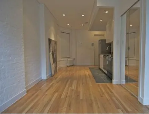 Rented by Veracity NYC LLC | media 13