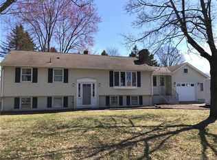 4 Riviera Dr, Enfield, CT 06082