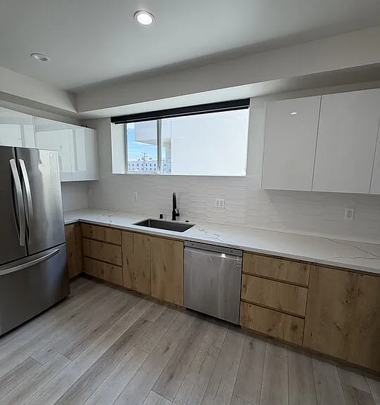 124 S Croft Ave #303 — Photo 4