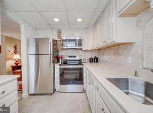 4869 28th St S APT B2, Arlington, VA 22206