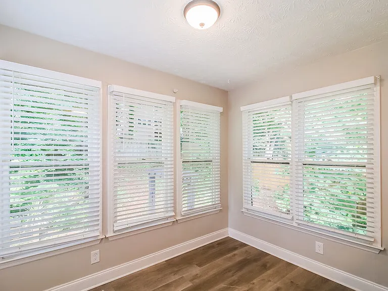 1218 Raleigh Way — Photo 8