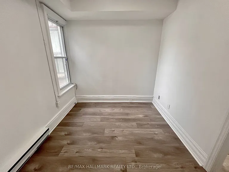 454 Bloor St W #1 — Photo 5