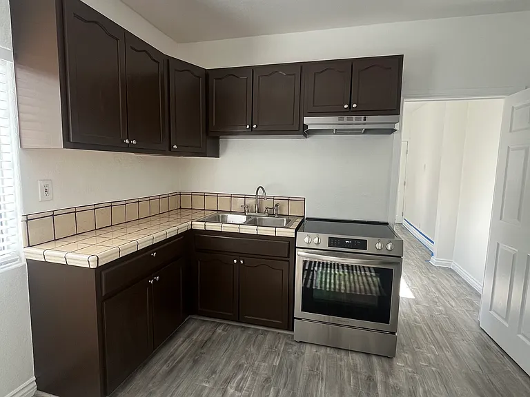 129 W 61st St #1/2 — Photo 5