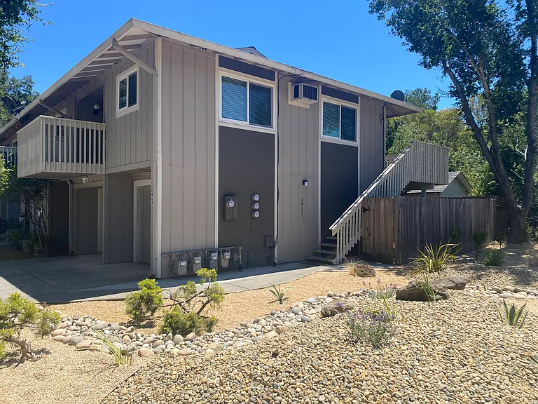 2413 Clay St — Photo 14