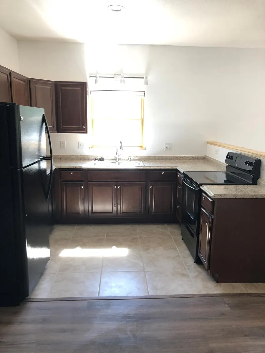 Kitchen - 439 W 3rd St #1