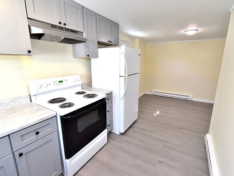 827 Gay St — Photo 8
