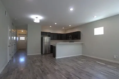 1601 Kimbark St #201 — Photo 5