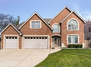547 W Comstock Ave, Elmhurst, IL