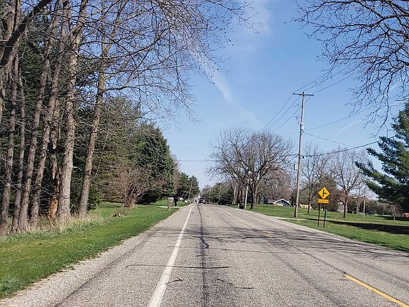 5th image of 2361 Island Hwy