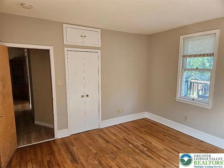 121 N New St — Photo 17