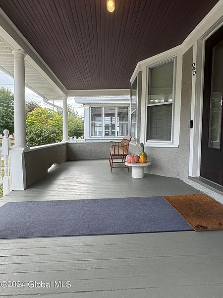 4th image of 25 Lawnridge Avenue
