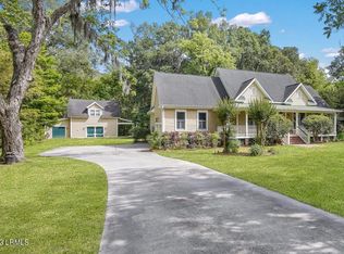 15 Stuart St, Seabrook, SC 29940